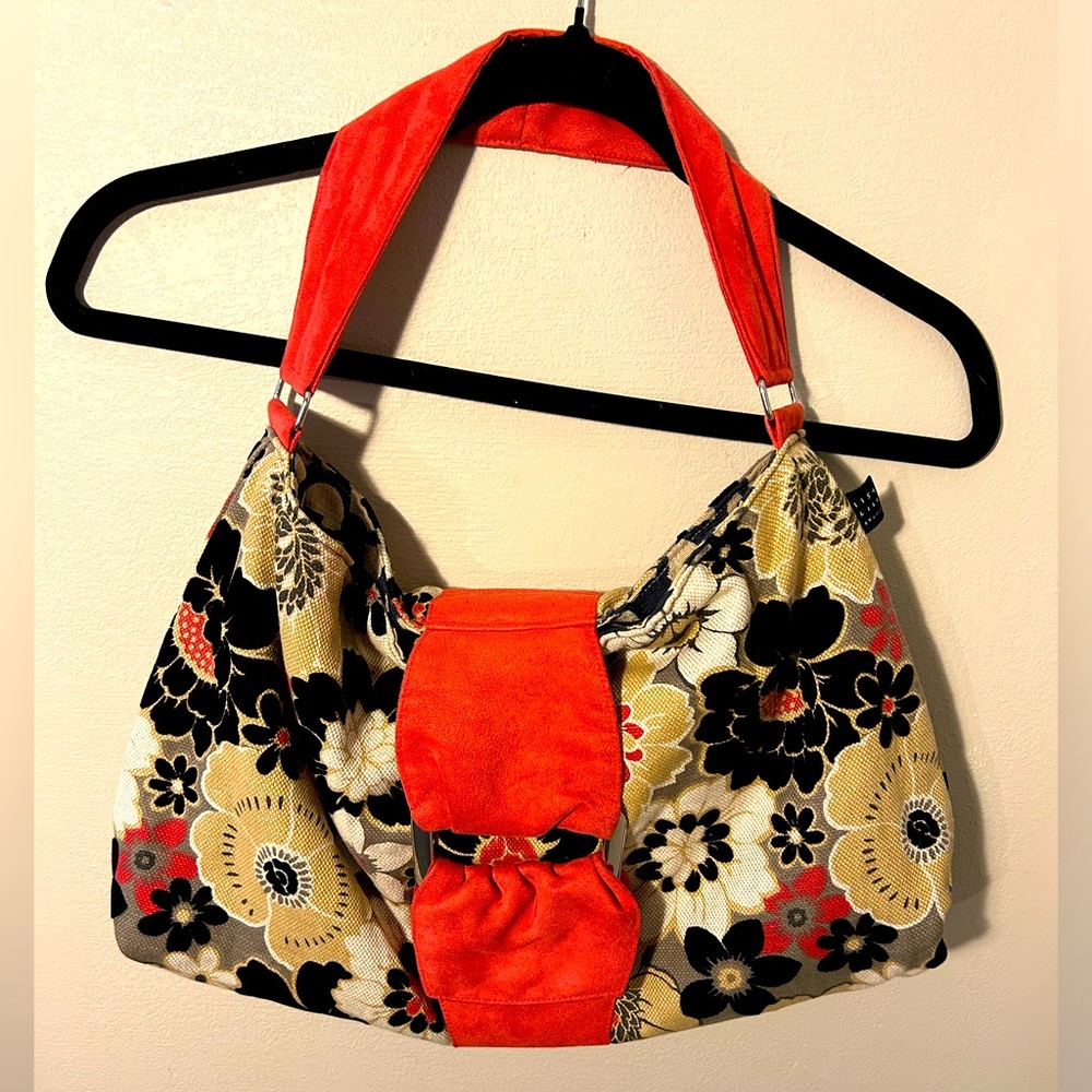 1154 LILL STUDIO REVERSIBLE FLORAL PURSE WITH LARGE SILVER BUCKLE